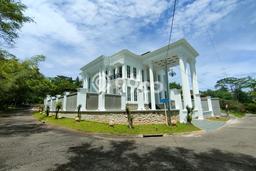 Rumah Mewah LB 650m2 Siap Pakai Desain Elegan di Sentul City, Bogor Rumah Mewah LB 650m2 Siap Pakai Desain Elegan di Sentul City, Bogor
