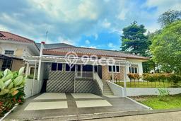 Rumah Elit Modern Tanpa Renovasi di Sentul City Bogor Rumah Elit Modern Tanpa Renovasi di Sentul City Bogor