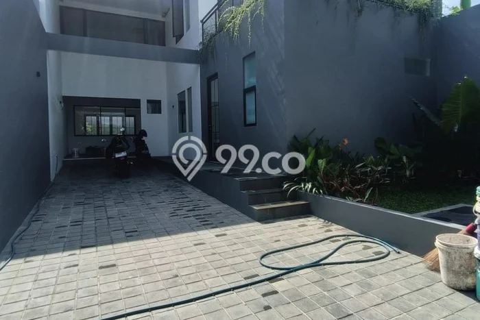 Ready to Use! Luxury House LT 225m2 Desain Elegan di Dago Pakar Ready to Use! Luxury House LT 225m2 Desain Elegan di Dago Pakar