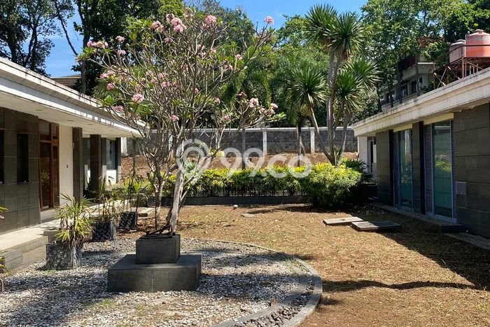 Komersial Kawasan Komersial Kawasan Dago, Luas 700m², Disewakan, Ready Pakai Komersial Kawasan Komersial Kawasan Dago, Luas 700m², Disewakan, Ready Pakai