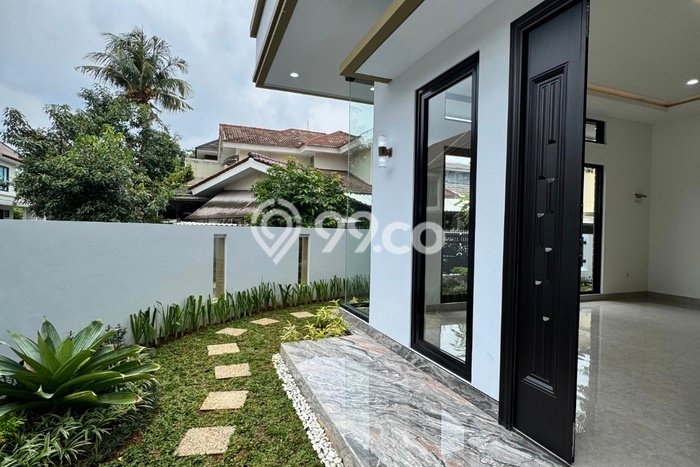 Rumah Mewah Siap Huni LT 218m2 di BSD, Tangerang Selatan Rumah Mewah Siap Huni LT 218m2 di BSD, Tangerang Selatan