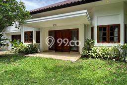 Siap Huni Rumah Mewah 4 Kamar di Kebayoran Baru Dekat ke Mana Pun Siap Huni Rumah Mewah 4 Kamar di Kebayoran Baru Dekat ke Mana Pun