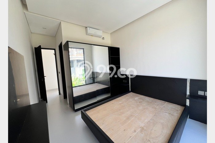 Vila di , Area 250m2m², Area Strategis Vila di , Area 250m2m², Area Strategis