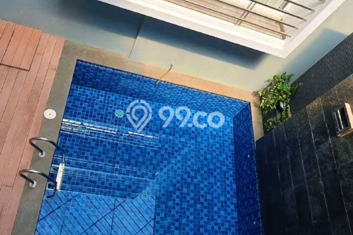 Jarang Ada! Rumah Sewa 5 Kamar Bagus Siap Huni Pakuwon Indah Jarang Ada! Rumah Sewa 5 Kamar Bagus Siap Huni Pakuwon Indah