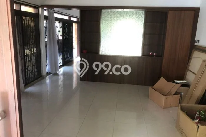 Lokasi terbaik! Rumah siap pakai disewakan di Candisari LB 450m2 Lokasi terbaik! Rumah siap pakai disewakan di Candisari LB 450m2