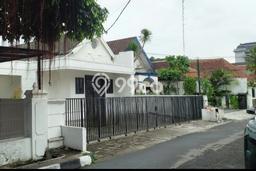 SPECIAL PROPERTY! Rumah area , LT 423m2m² Bangunan 300m2m² SPECIAL PROPERTY! Rumah area , LT 423m2m² Bangunan 300m2m²