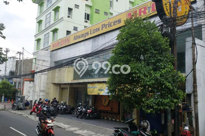 Area Ramai! Ruko Dijual di Tegalrejo untuk Bisnis Luas Bangunan 850m2 Area Ramai! Ruko Dijual di Tegalrejo untuk Bisnis Luas Bangunan 850m2