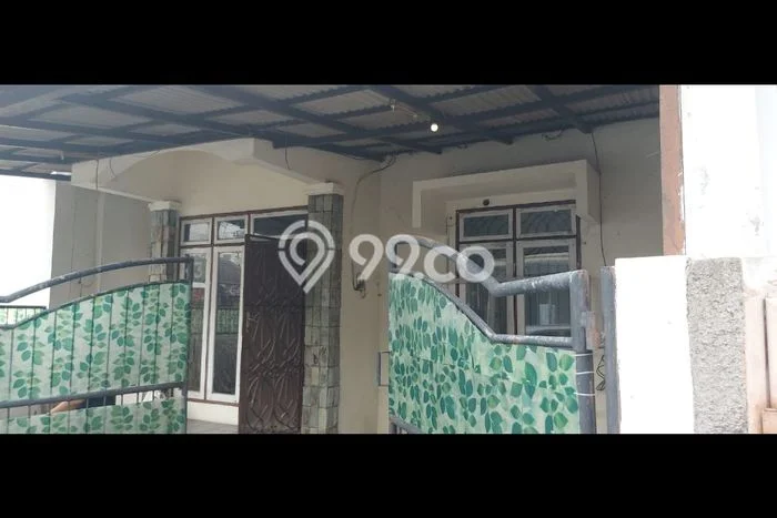 Rumah Sewa Semarang LT 176m2 LB 160m2 Area Plamongan Rumah Sewa Semarang LT 176m2 LB 160m2 Area Plamongan