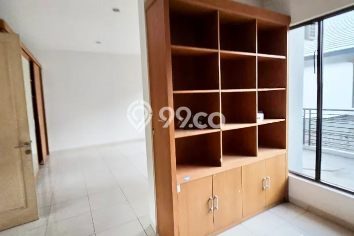 Rumah Elit LB 183m2 Siap Huni Desain Elegan di Alam Sutera, Tangerang Rumah Elit LB 183m2 Siap Huni Desain Elegan di Alam Sutera, Tangerang