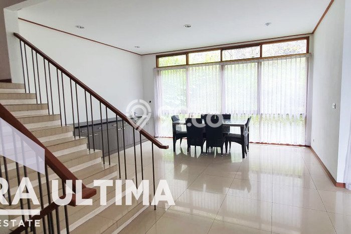 Rumah sewa siap huni 5 Kamar Tidur di Setra Duta, Bandung Rumah sewa siap huni 5 Kamar Tidur di Setra Duta, Bandung