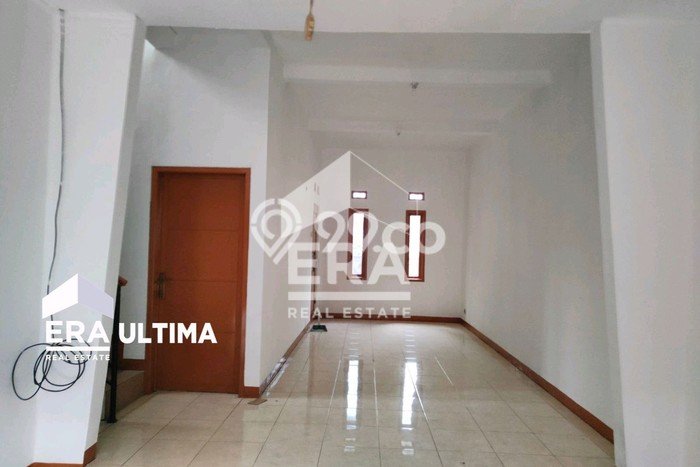 For Sale Rumah 4 Kamar Lokasi Strategis Nyaman dan Strategis di Babakan Ciparay For Sale Rumah 4 Kamar Lokasi Strategis Nyaman dan Strategis di Babakan Ciparay