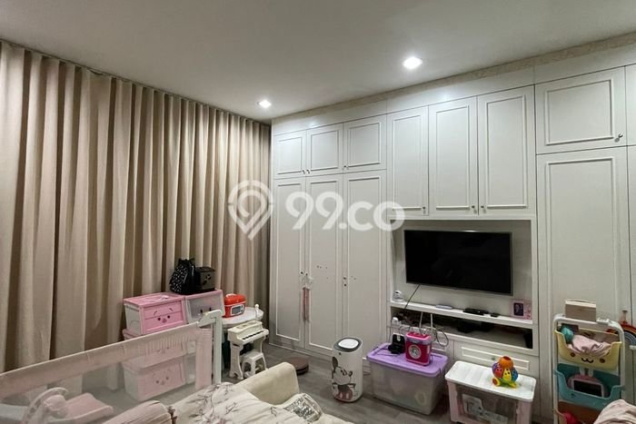 Ruko Dijual di Prime Area Jakarta Barat Luas 430m2 Ruko Dijual di Prime Area Jakarta Barat Luas 430m2