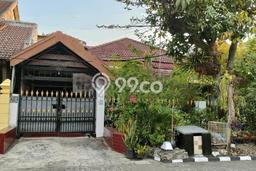 Hot Offer Hunian Mewah Ideal dan Luas di Jambangan, Surabaya Hot Offer Hunian Mewah Ideal dan Luas di Jambangan, Surabaya