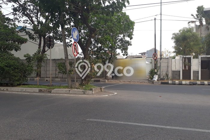 Area Ramai! Kantor Dijual di Wiyung untuk Bisnis Luas Bangunan 924m2 Area Ramai! Kantor Dijual di Wiyung untuk Bisnis Luas Bangunan 924m2