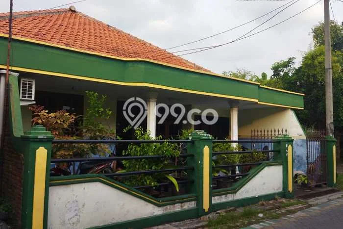 HARGA SPECIAL! Rumah Nyaman area Taman, Sidoarjo, LT 247m2m² LB 200m2m² Bisa Nego! HARGA SPECIAL! Rumah Nyaman area Taman, Sidoarjo, LT 247m2m² LB 200m2m² Bisa Nego!