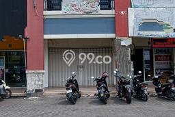Disewakan Ruko komersial di Waru luas bangunan 154m2 Disewakan Ruko komersial di Waru luas bangunan 154m2