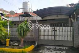 Hunian Cantik Modern Lb 200m2 di Rungkut, Surabaya Hunian Cantik Modern Lb 200m2 di Rungkut, Surabaya