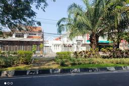 Lokasi strategis! Rumah siap pakai dikontrakkan di Rungkut LB 600m2 Lokasi strategis! Rumah siap pakai dikontrakkan di Rungkut LB 600m2