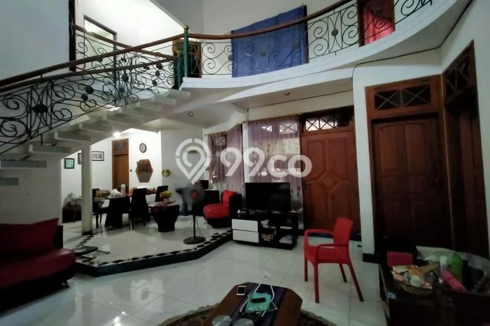 Rumah Eksklusif Siap Huni LT 252m2 di Tenggilis Mejoyo, Surabaya Rumah Eksklusif Siap Huni LT 252m2 di Tenggilis Mejoyo, Surabaya