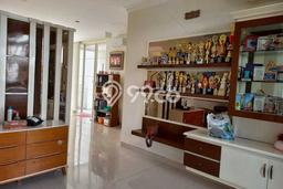 Rumah Terawat LT 220m² / LB 224m² di Lokasi Strategis Pakuwon City, Surabaya Rumah Terawat LT 220m² / LB 224m² di Lokasi Strategis Pakuwon City, Surabaya