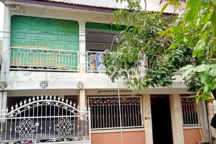 Rumah Strategis Modern Lb 196m2 di Waru, Sidoarjo Rumah Strategis Modern Lb 196m2 di Waru, Sidoarjo