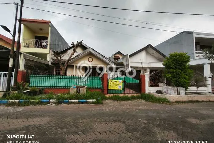 Dijual Rumah 4 Kamar Lokasi Ideal Bagus dan Strategis di Gedangan Dijual Rumah 4 Kamar Lokasi Ideal Bagus dan Strategis di Gedangan