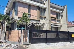 Dijual Rumah Strategis Bagus Punya 4 KT di Mulyorejo Surabaya SHM Dijual Rumah Strategis Bagus Punya 4 KT di Mulyorejo Surabaya SHM