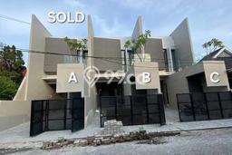 Rumah di Sukolilo, Surabaya, LT 100m² Bangunan 175m² Rumah di Sukolilo, Surabaya, LT 100m² Bangunan 175m²