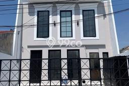 PROMO SPESIAL! Jual Rumah Berkualitas di Gubeng, Surabaya, Luas Tanah 160m² Luas Bangunan 240m² PROMO SPESIAL! Jual Rumah Berkualitas di Gubeng, Surabaya, Luas Tanah 160m² Luas Bangunan 240m²