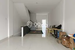 Ruko untuk Disewa di Pusat Tangerang Luas Bangunan 100m2 Ruko untuk Disewa di Pusat Tangerang Luas Bangunan 100m2