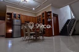 For Sale! Luxury House LT 255m2 Desain Elegan di Taman Kopo Indah For Sale! Luxury House LT 255m2 Desain Elegan di Taman Kopo Indah