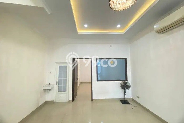 For Rent Ruko Strategis di Johar Baru, Luas 250m2m², Area Strategis For Rent Ruko Strategis di Johar Baru, Luas 250m2m², Area Strategis
