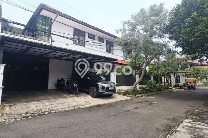 Rumah Elit Modern Tanpa Renovasi di Pejaten Jakarta Selatan Rumah Elit Modern Tanpa Renovasi di Pejaten Jakarta Selatan