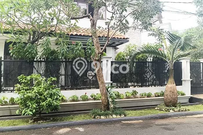 Rumah Elit Modern Tanpa Renovasi di Pejaten Jakarta Selatan Rumah Elit Modern Tanpa Renovasi di Pejaten Jakarta Selatan