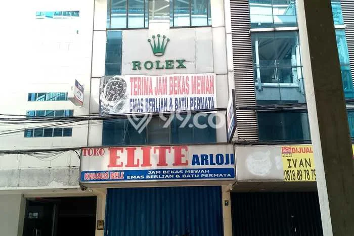 Ruko Dijual di Jakarta Selatan LT 70m2 & LB 120m2 Lokasi Terbaik! Ruko Dijual di Jakarta Selatan LT 70m2 & LB 120m2 Lokasi Terbaik!