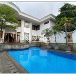 Ready to Use! Premium House LT 712m2 Desain Modern di scbd Ready to Use! Premium House LT 712m2 Desain Modern di scbd