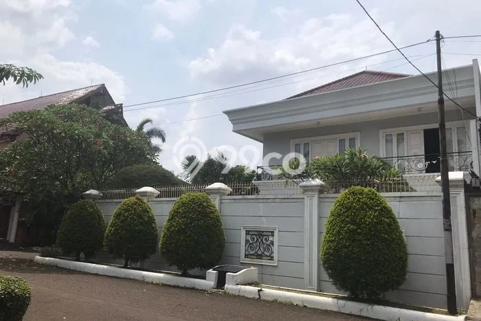 Rumah Luxury Modern Tanpa Renovasi di Cibubur Jakarta Timur Rumah Luxury Modern Tanpa Renovasi di Cibubur Jakarta Timur