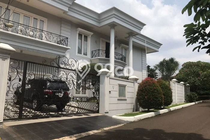 Rumah Luxury Modern Tanpa Renovasi di Cibubur Jakarta Timur Rumah Luxury Modern Tanpa Renovasi di Cibubur Jakarta Timur