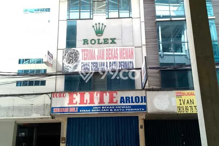 Ruko Dijual di Jakarta Selatan LT 70m2 & LB 120m2 Lokasi Terbaik! Ruko Dijual di Jakarta Selatan LT 70m2 & LB 120m2 Lokasi Terbaik!