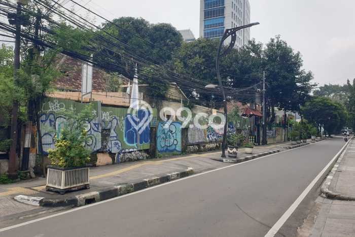 Area Ramai! Komersial Dijual di Menteng untuk Bisnis Luas Bangunan 250m2 Area Ramai! Komersial Dijual di Menteng untuk Bisnis Luas Bangunan 250m2
