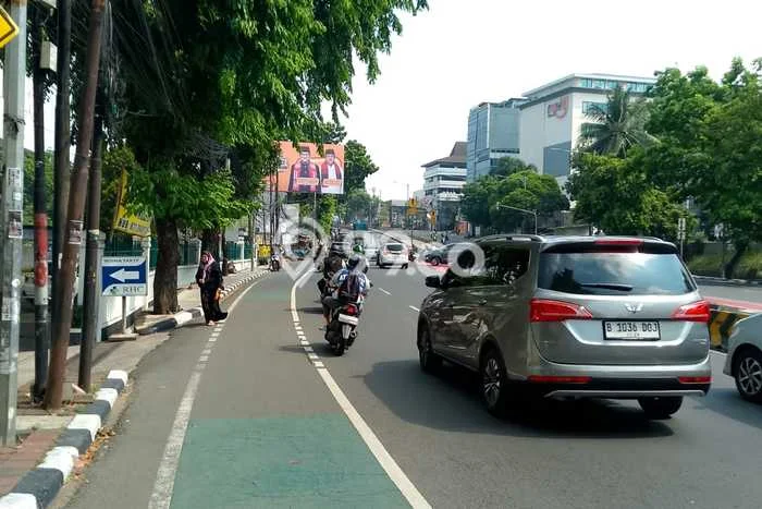 Ruko Bagus Dijual LB 170m2 Lokasi Strategis Jakarta Selatan Area Cocok untuk Bisnis Ruko Bagus Dijual LB 170m2 Lokasi Strategis Jakarta Selatan Area Cocok untuk Bisnis