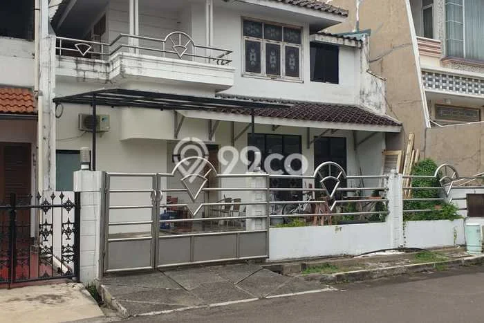 Rumah Elit LB 240m2 Siap Huni Desain Elegan di Sunter, Jakarta Utara Rumah Elit LB 240m2 Siap Huni Desain Elegan di Sunter, Jakarta Utara
