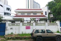 Hunian Mewah LB 587m2 Siap Huni Desain Elegan di Simprug Garden, Jakarta Selatan Hunian Mewah LB 587m2 Siap Huni Desain Elegan di Simprug Garden, Jakarta Selatan