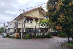 Rumah Luas Asri 4 KT Siap Pakai di BSD Nusaloka Tangerang Rumah Luas Asri 4 KT Siap Pakai di BSD Nusaloka Tangerang