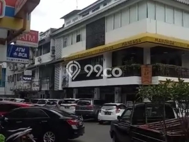 Lokasi Strategis! Dijual Ruko Bisnis di Kebayoran Baru, Jakarta Selatan Kondisi Baik Lokasi Strategis! Dijual Ruko Bisnis di Kebayoran Baru, Jakarta Selatan Kondisi Baik