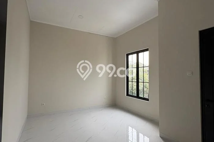 Rumah Strategis Modern Lb 105m2 di BSD, Tangerang Selatan Rumah Strategis Modern Lb 105m2 di BSD, Tangerang Selatan