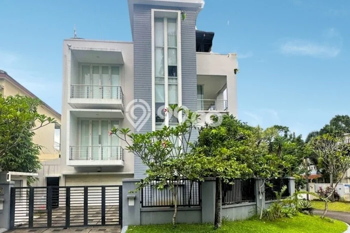 Rumah Elit Modern Tanpa Renovasi di Sentul City Bogor Rumah Elit Modern Tanpa Renovasi di Sentul City Bogor