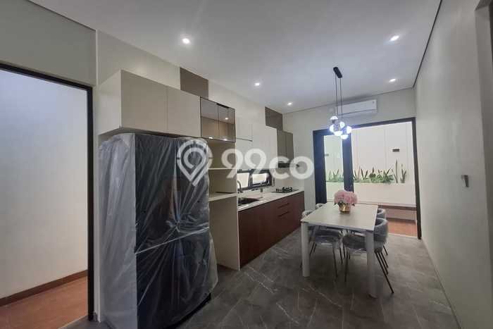 Rumah Elit LB 175m2 Siap Huni Desain Elegan di Maguwoharjo, Yogyakarta Rumah Elit LB 175m2 Siap Huni Desain Elegan di Maguwoharjo, Yogyakarta