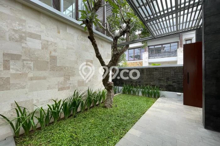 Sewa Rumah Nyaman di Jimbaran LT 360m2 / LB 450m2 Kondisi Bagus Sewa Rumah Nyaman di Jimbaran LT 360m2 / LB 450m2 Kondisi Bagus