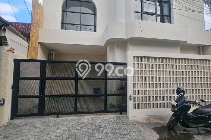 For Sale! Luxury House LT 150m2 Desain Elegan di Kerobokan For Sale! Luxury House LT 150m2 Desain Elegan di Kerobokan